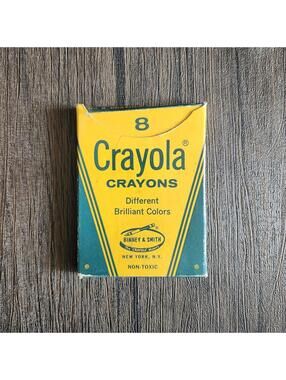 Binney & Smith #8 Vintage Pack of 8 Crayola Crayons 1960's